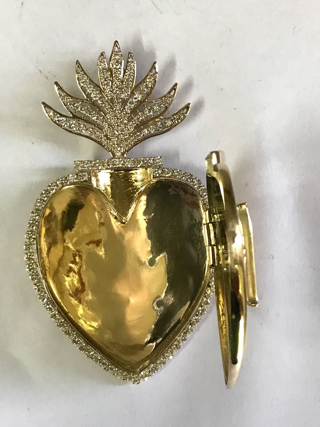 diamond-gold-locket