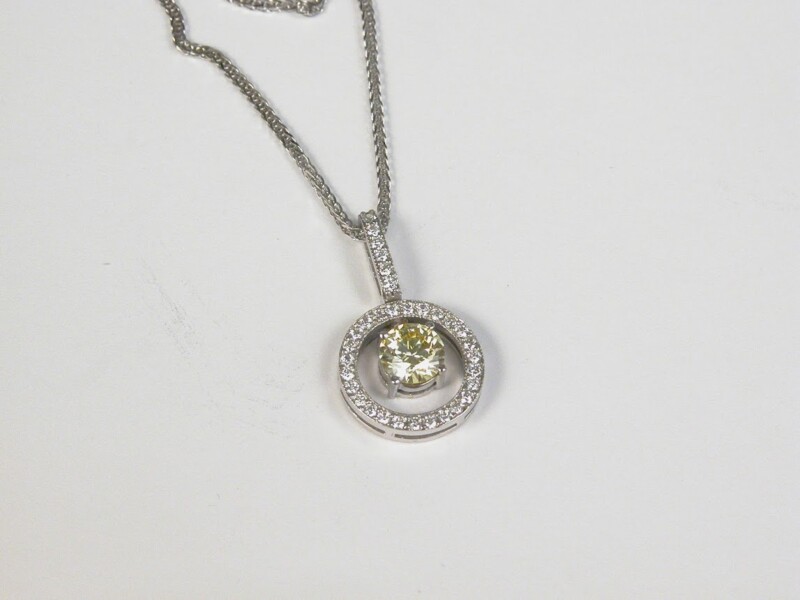 diamond-pendant-18cts