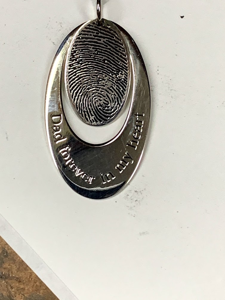 silver-thumb-print-pendant