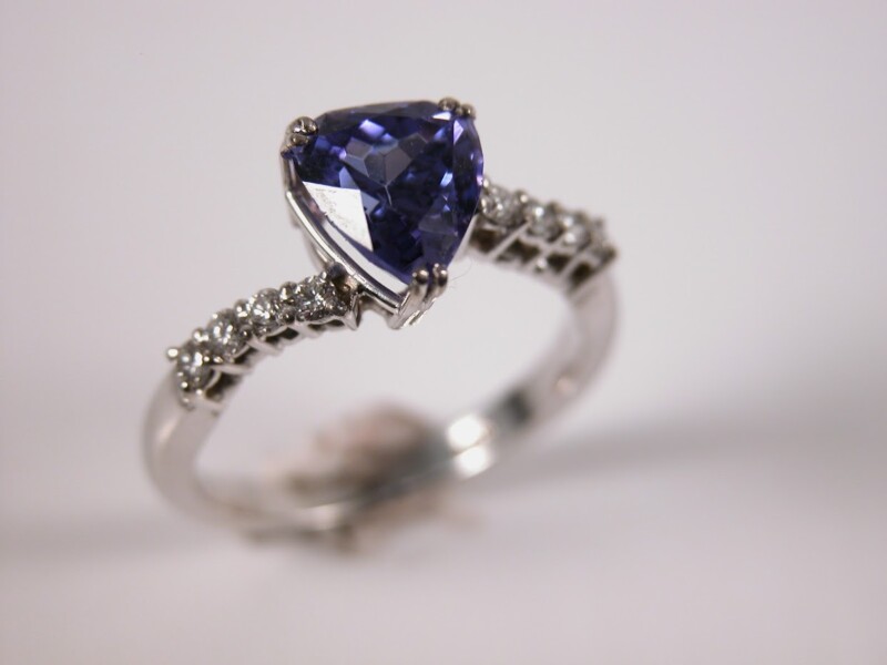 trillion-tanzinite-and-diamond-ring-white-gold