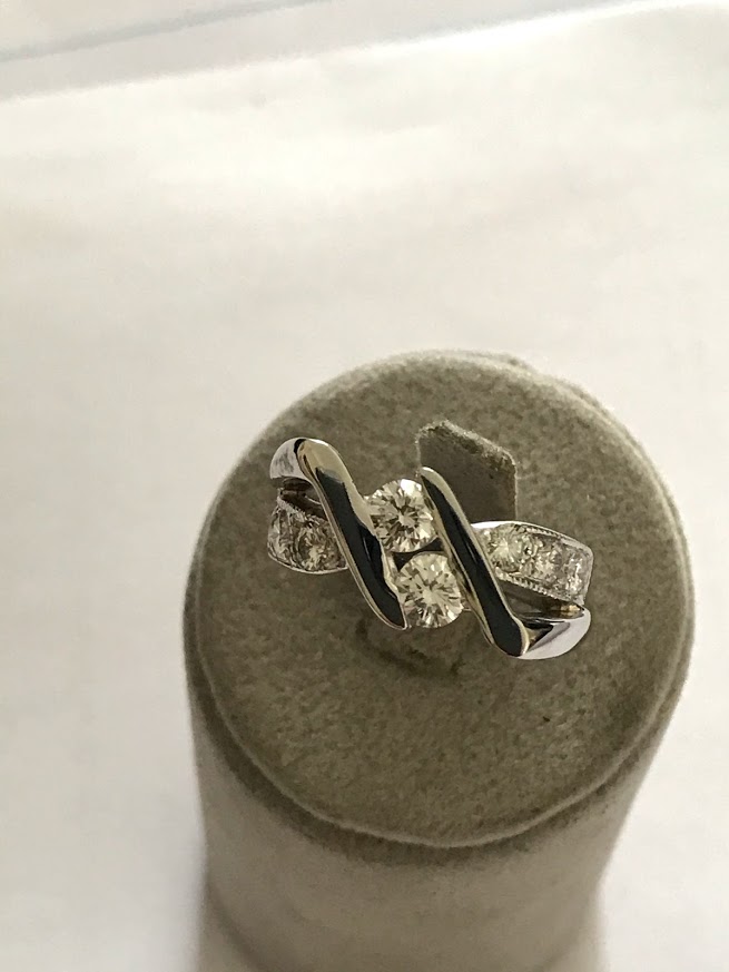 white-gold-diamond-fancy-ring